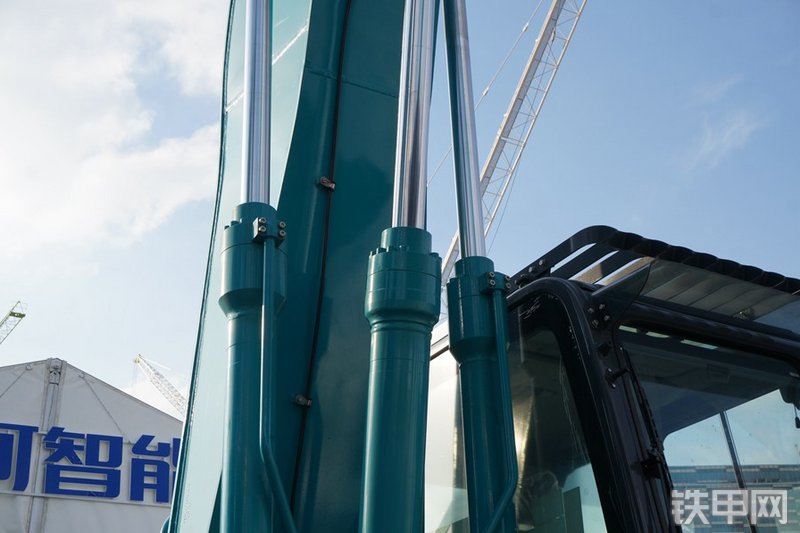 山河智能SWE235ES挖掘机局部