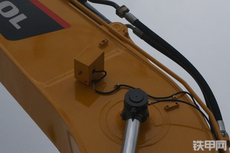 雷沃重工FR220E挖掘机局部