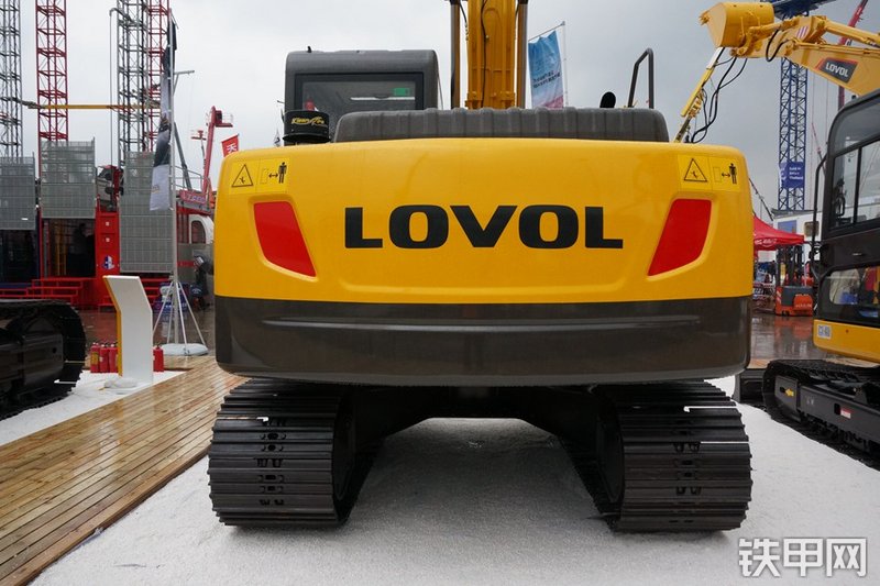 雷沃重工FR170E挖掘机整机外观