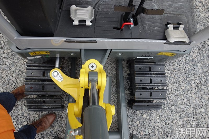 威克诺森EZ17挖掘机局部