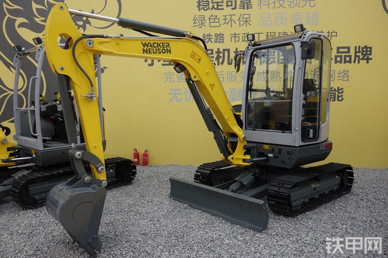 威克诺森EZ38挖掘机整机外观