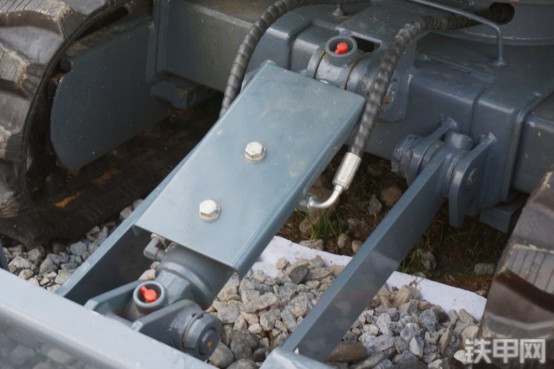 山河智能SWE08B挖掘机局部