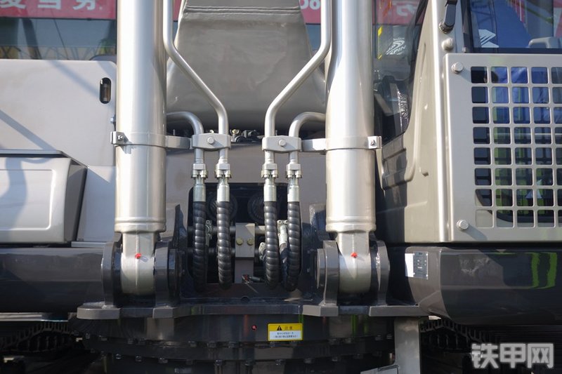 中联重科ZE360E-9挖掘机局部