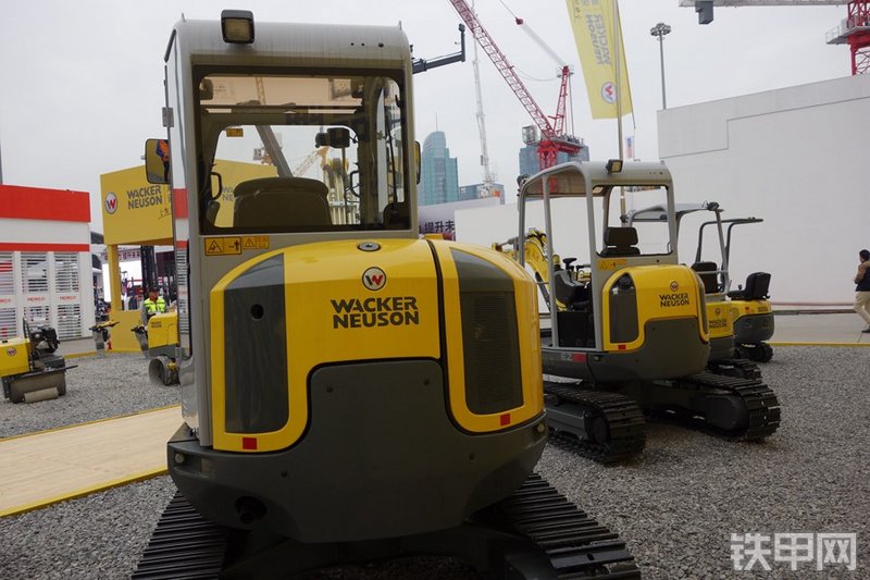 威克诺森EZ38挖掘机整机外观