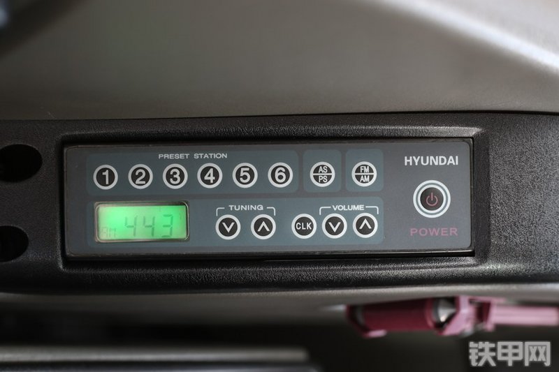 现代R 60VS挖掘机局部