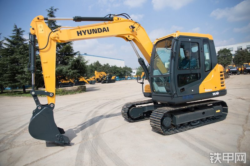 现代R75VS挖掘机整机外观