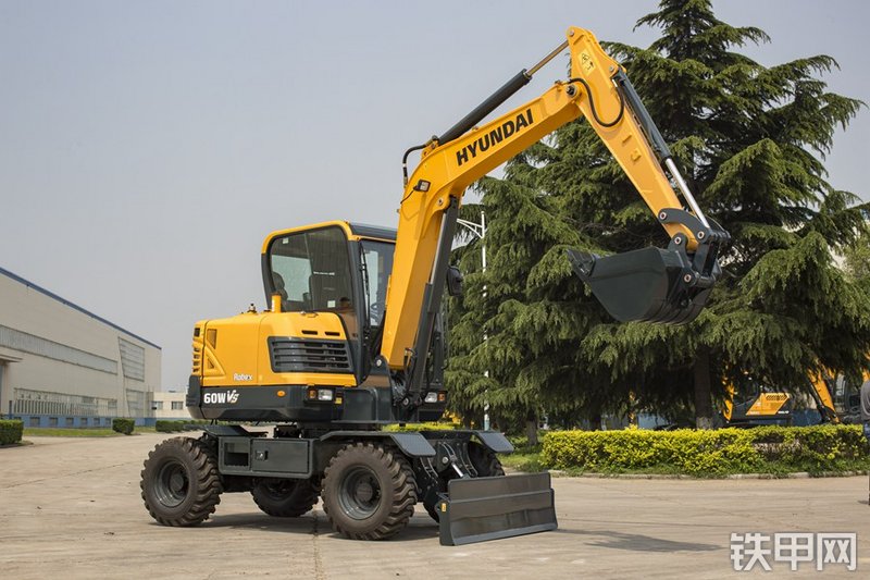 现代R60WVS挖掘机整机外观