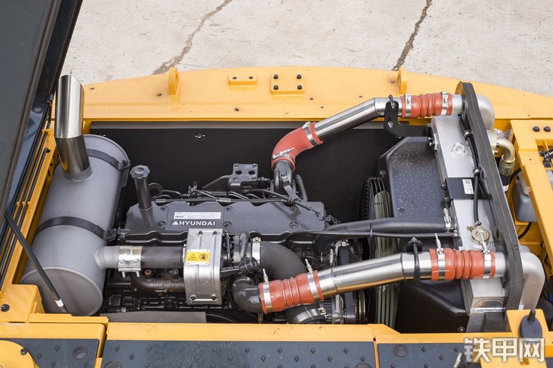 现代R210WVS挖掘机局部