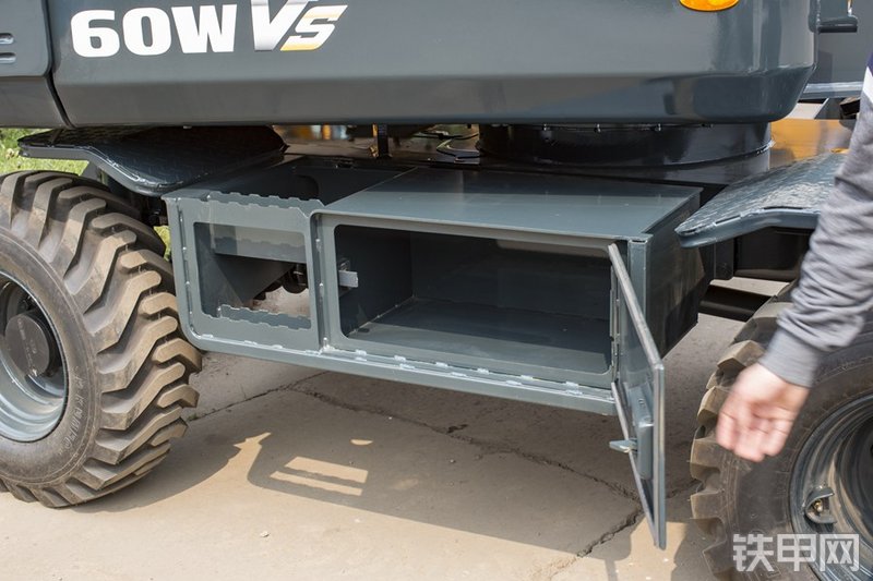 现代R60WVS挖掘机局部