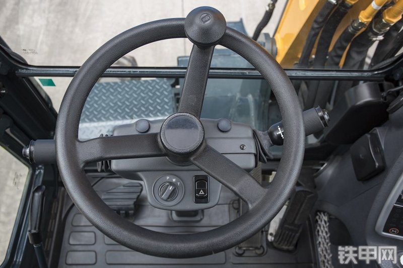 现代R60WVS挖掘机局部