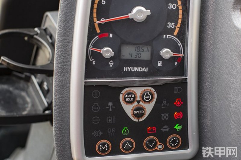 现代R60WVS挖掘机局部