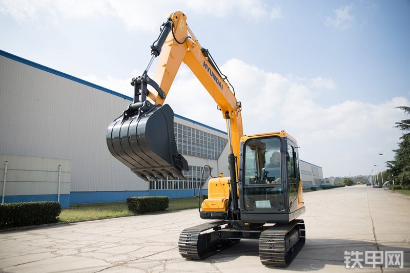 现代R75VS挖掘机整机外观
