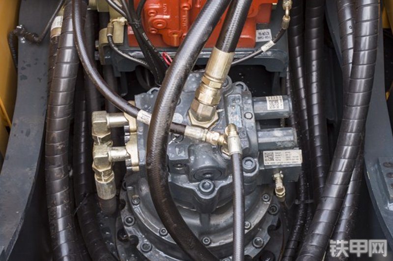 现代R210WVS挖掘机局部