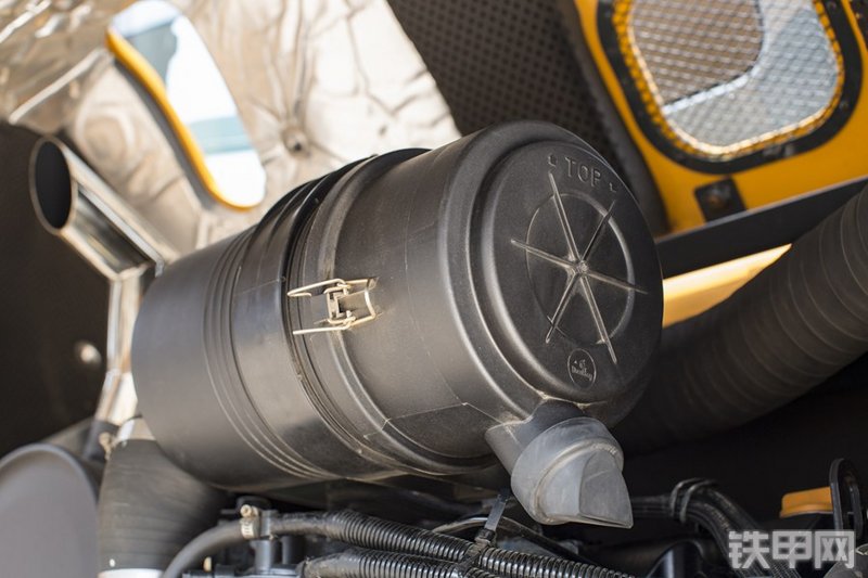 现代R60WVS挖掘机局部