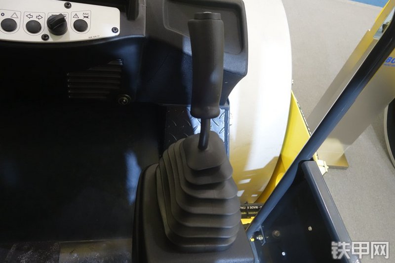 宝马格BW211D-40压路机局部