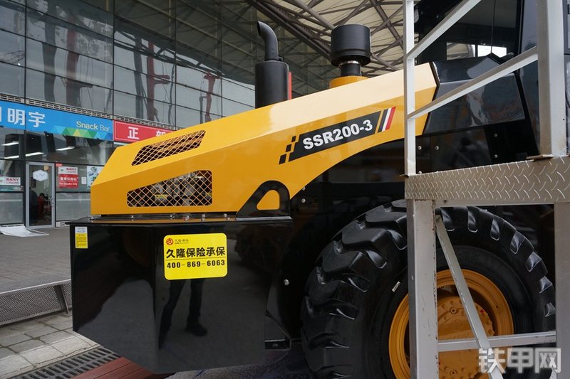 三一重工SSR200-3压路机局部