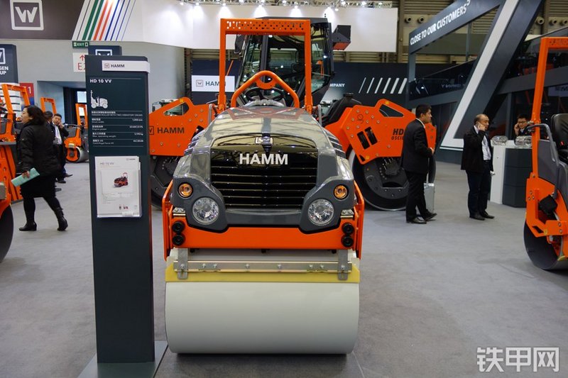 悍马HD10VV压路机整机外观