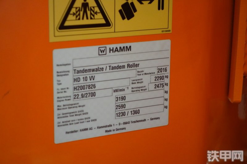 悍马HD10VV压路机局部