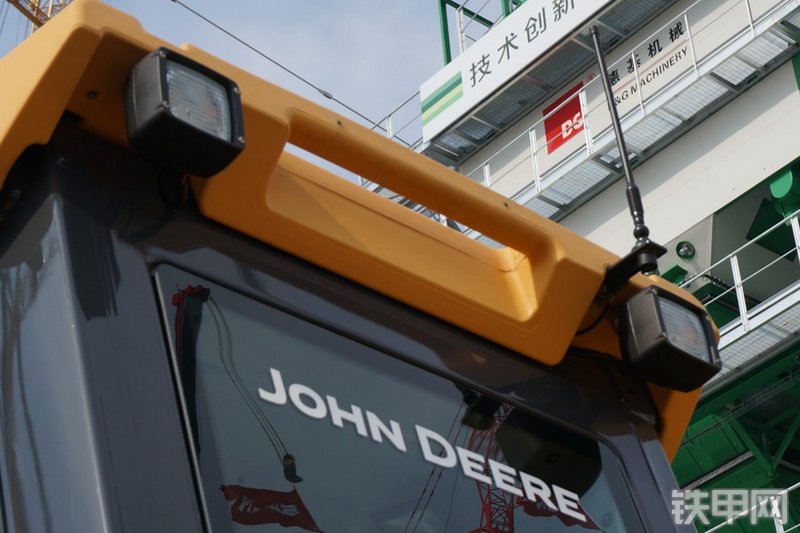 约翰迪尔E360LC挖掘机局部
