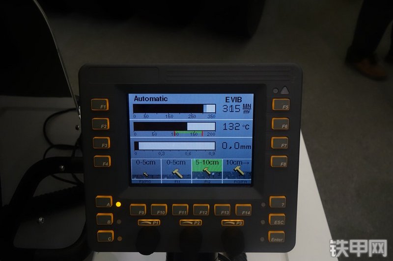 宝马格BW27RH压路机局部