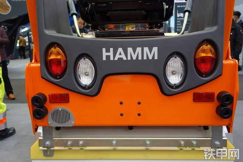 悍马HD10VV压路机局部