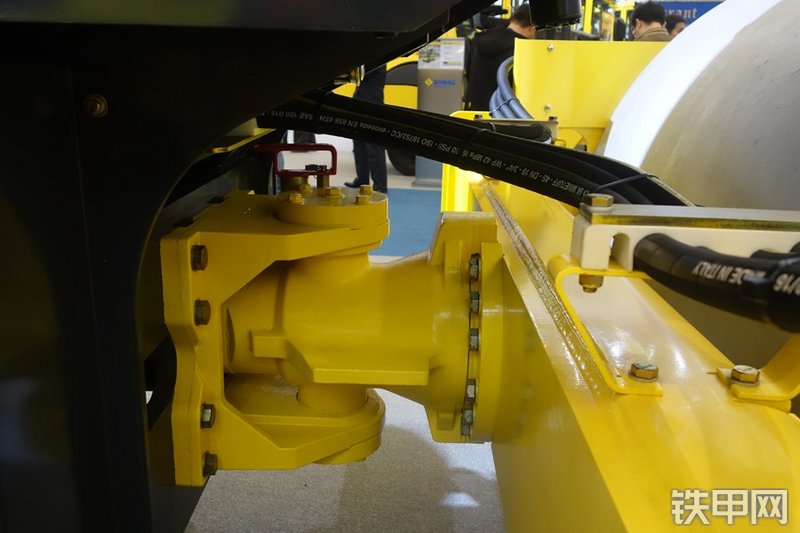 宝马格BW211D-40压路机局部