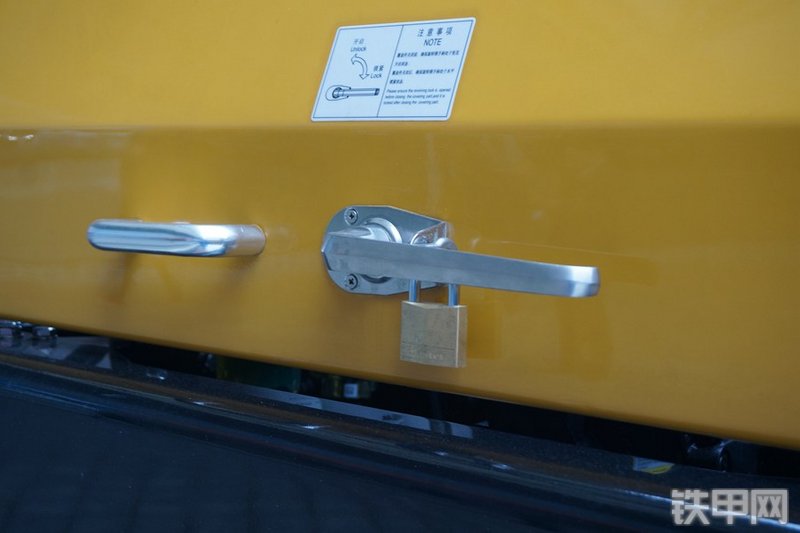 三一重工SSR200-3压路机局部