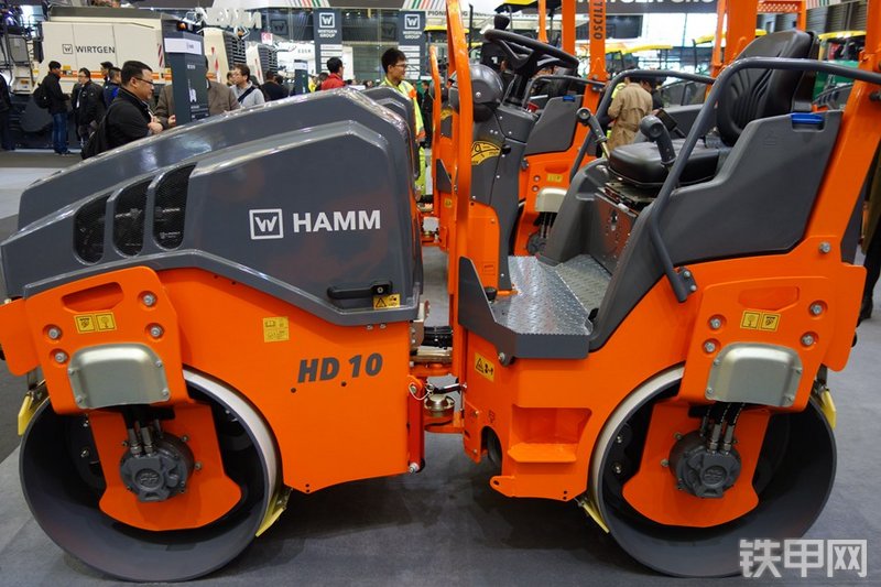 悍马HD10VV压路机整机外观