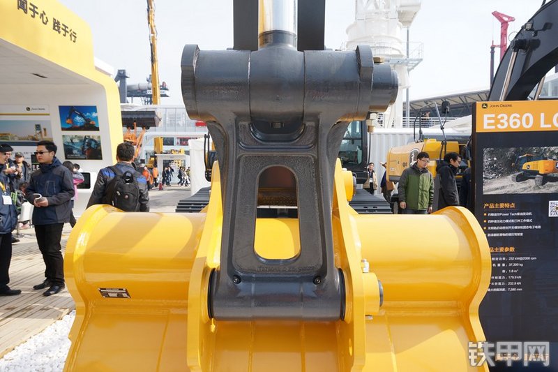 约翰迪尔E360LC挖掘机局部