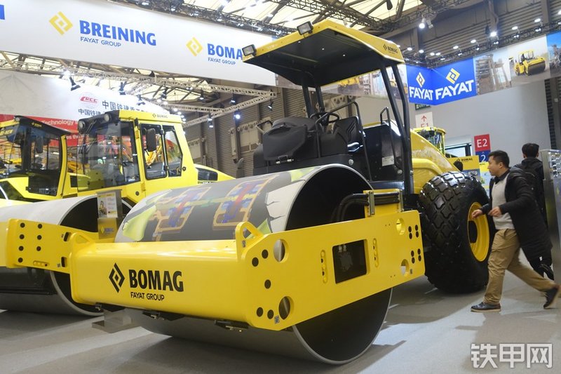 宝马格BW211D-40压路机整机外观