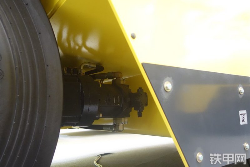 宝马格BW27RH压路机局部