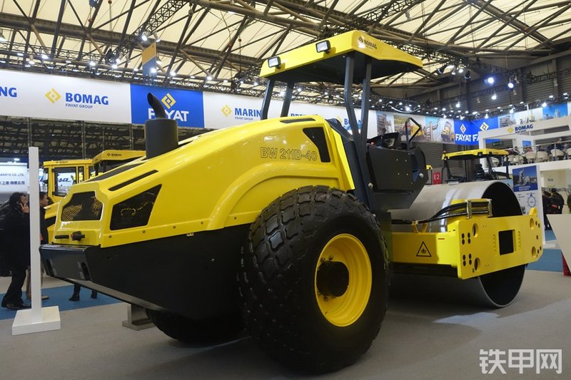 宝马格BW211D-40压路机整机外观