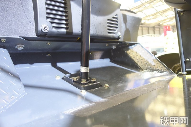 宝马格BW211D-40压路机局部