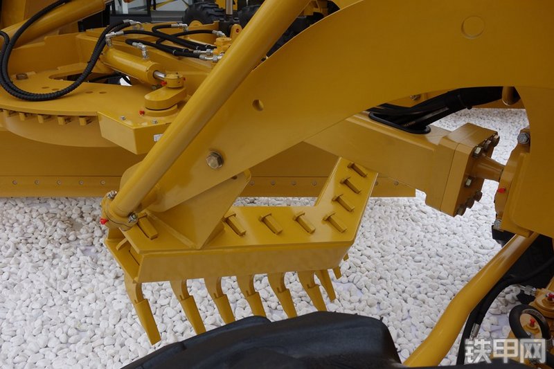 山东临工G9190平地机局部