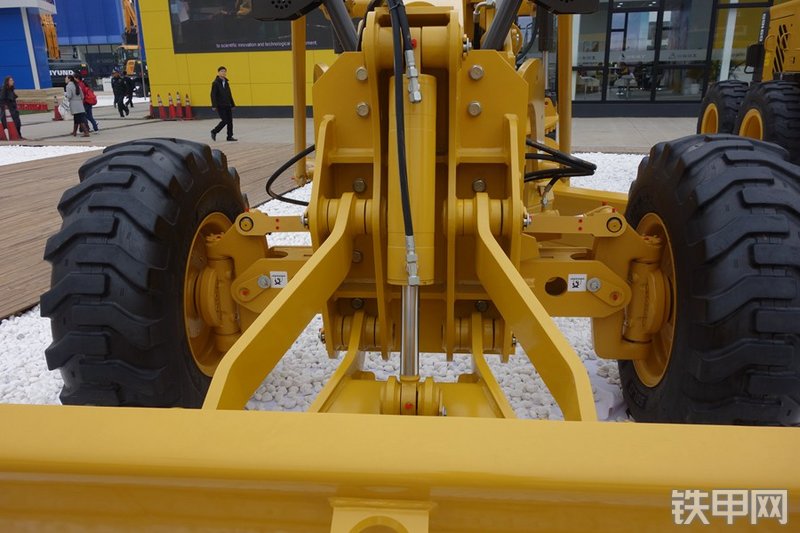 山东临工G9190平地机局部