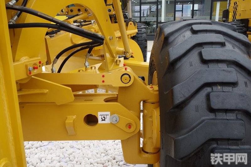 山东临工G9190平地机局部