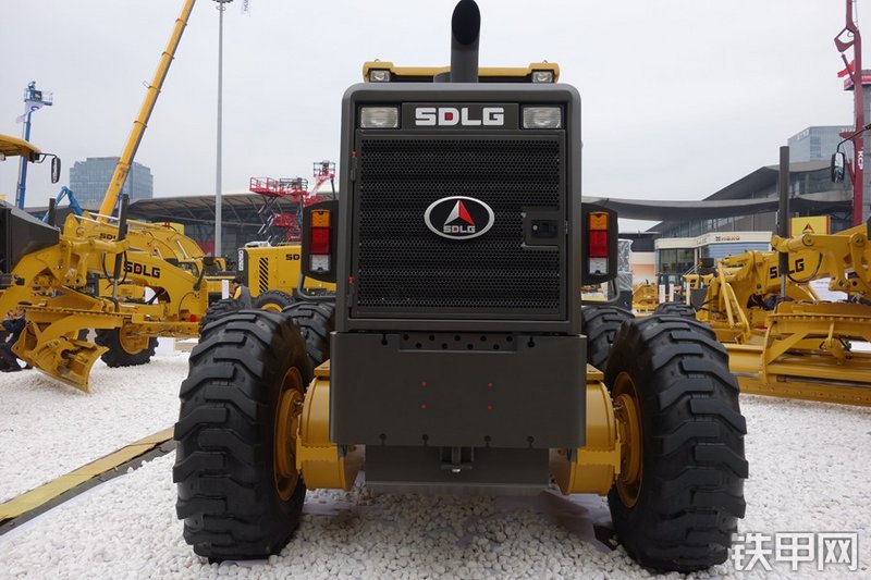 山东临工G9165平地机整机外观