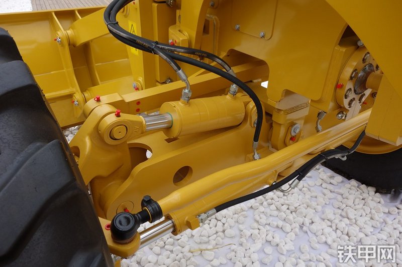 山东临工G9190平地机局部