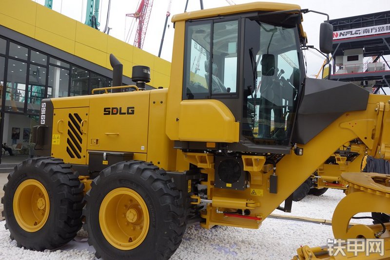 山东临工G9165平地机整机外观