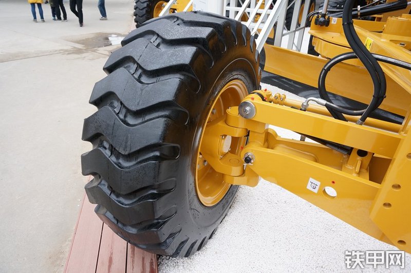 三一重工SAG180-5平地机局部