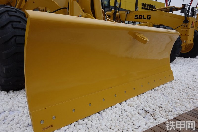 山东临工G9190平地机局部