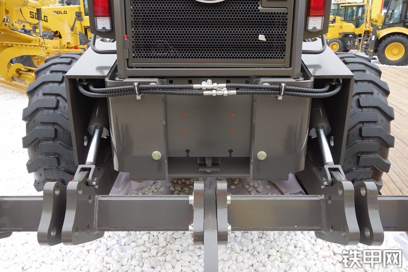 山东临工G9190平地机局部