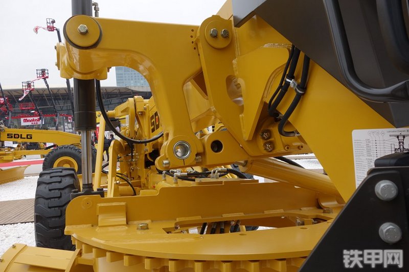 山东临工G9190平地机局部