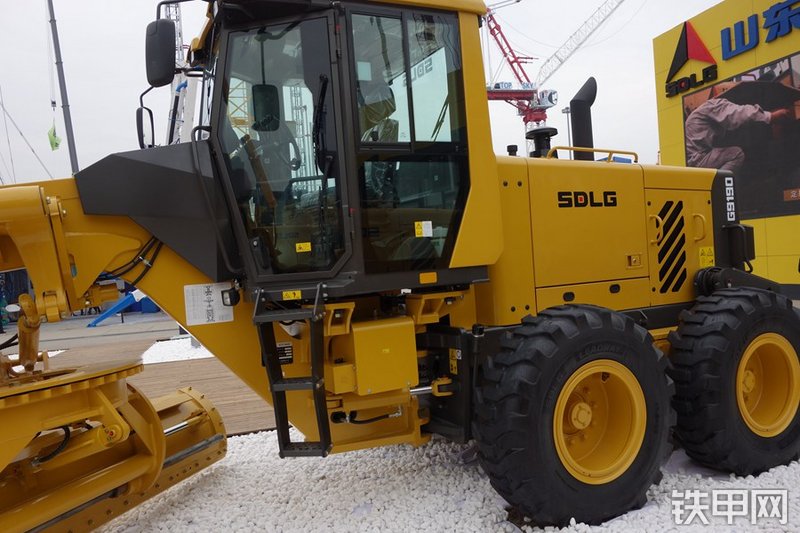 山东临工G9190平地机整机外观