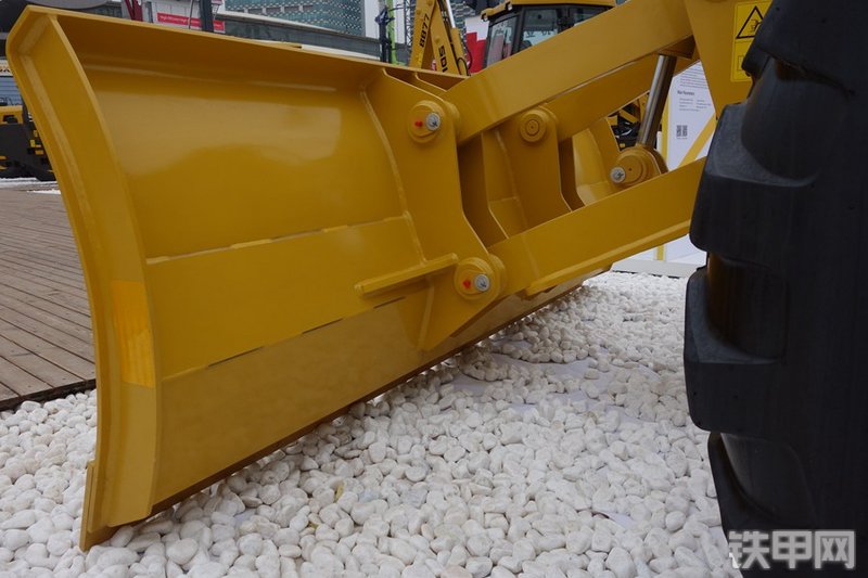 山东临工G9190平地机局部