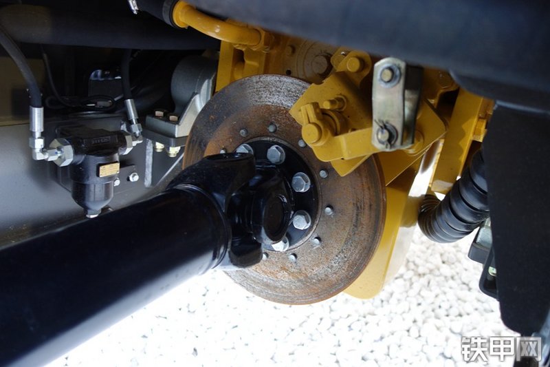 山东临工LFT30叉装车局部