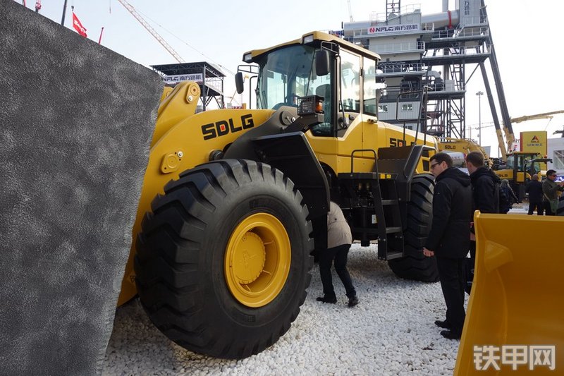 山东临工LFT30叉装车整机外观