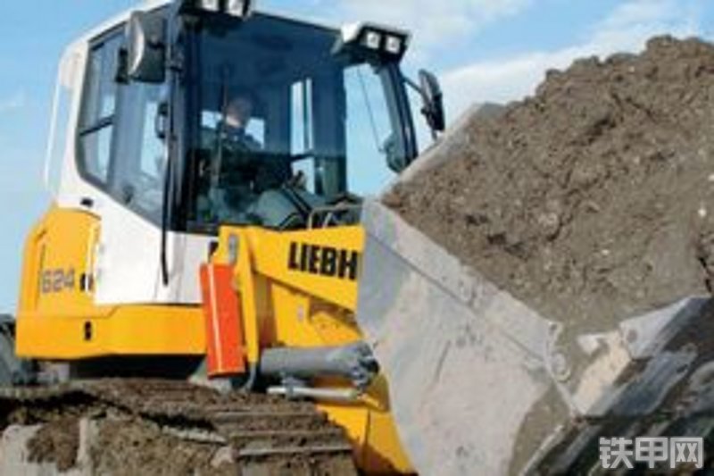 利勃海尔lr624履带式装载机