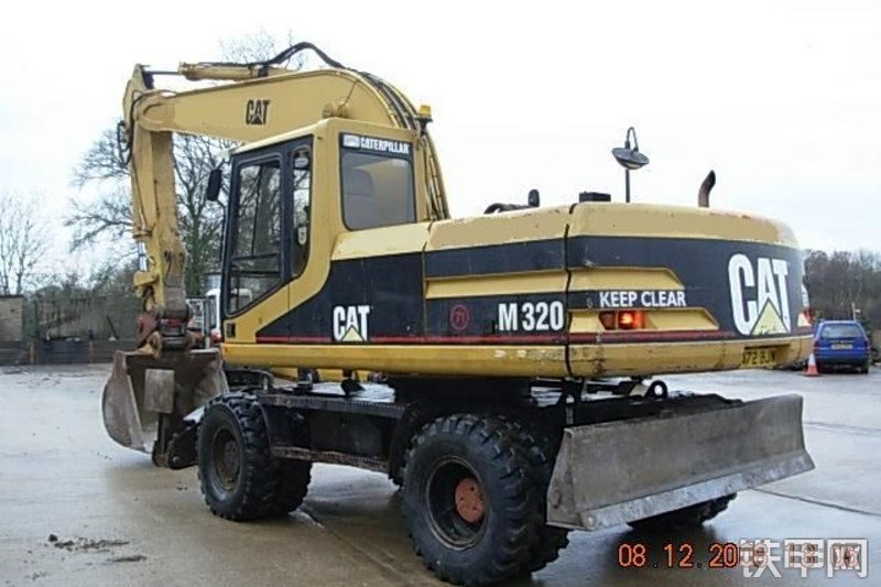 卡特彼勒m320轮式挖掘机