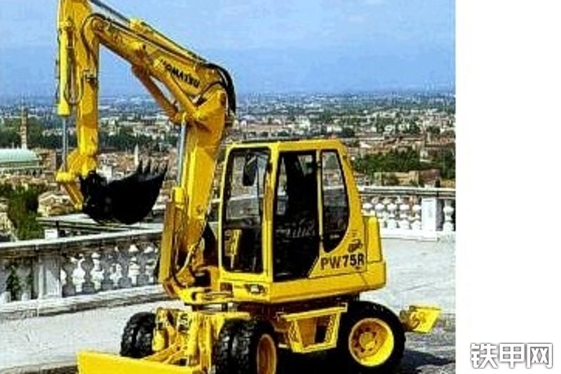 小松pw75r-2轮式挖掘机